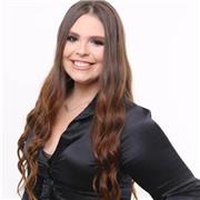 Dou aulas on-line de biologia e química. Sou biomédica e atualmente estou fazendo mestrado